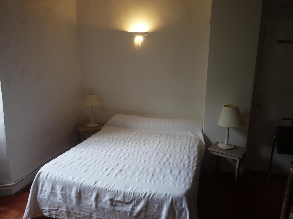 Auberge Des Seguins Buoux Номер фото