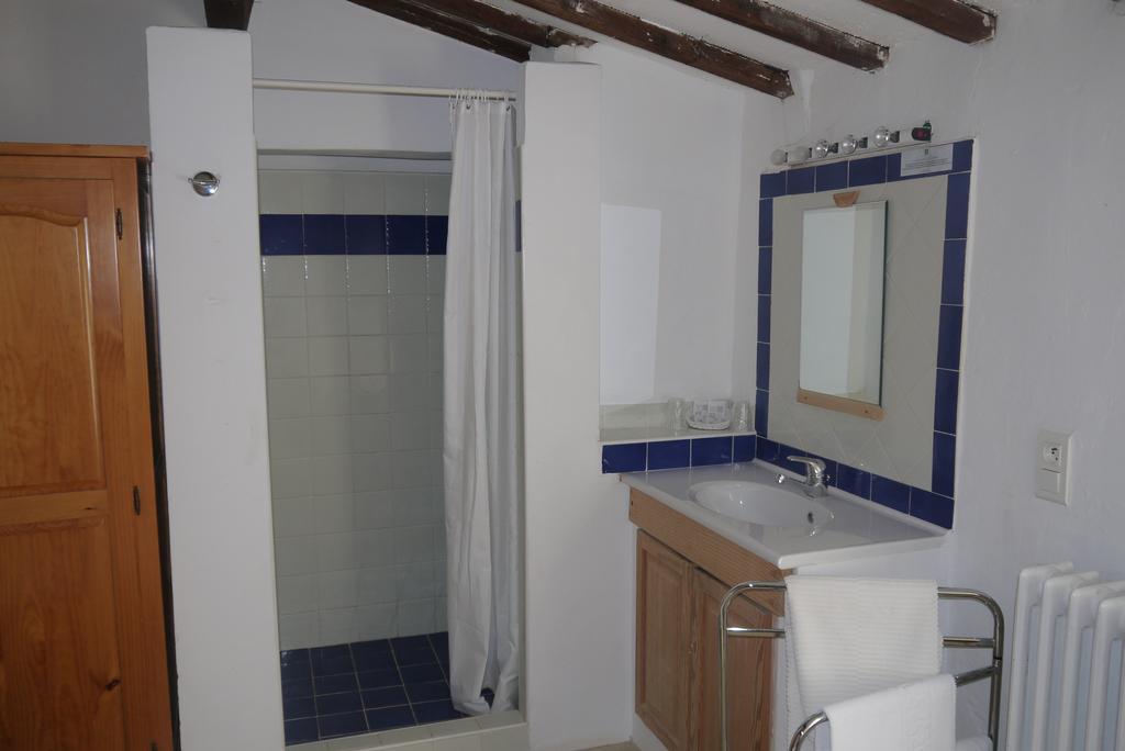 Auberge Des Seguins Buoux Номер фото