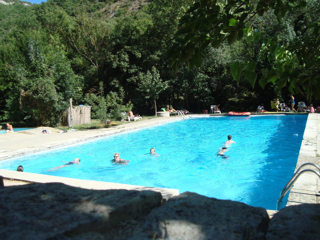 Auberge Des Seguins Buoux Екстер'єр фото
